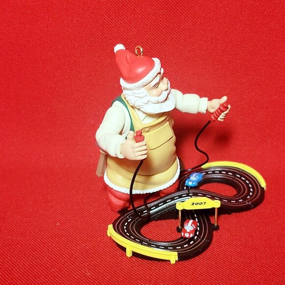 Hallmark Toymaker Santa Christmas Ornament 2007 - Picture 7 of 10